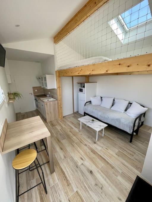 Studio Independant 4 Personnes Pisany Exterior photo
