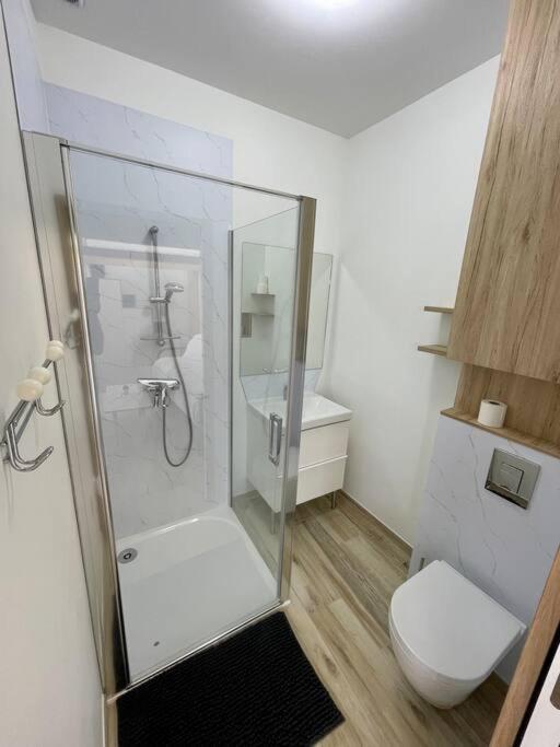 Studio Independant 4 Personnes Pisany Exterior photo